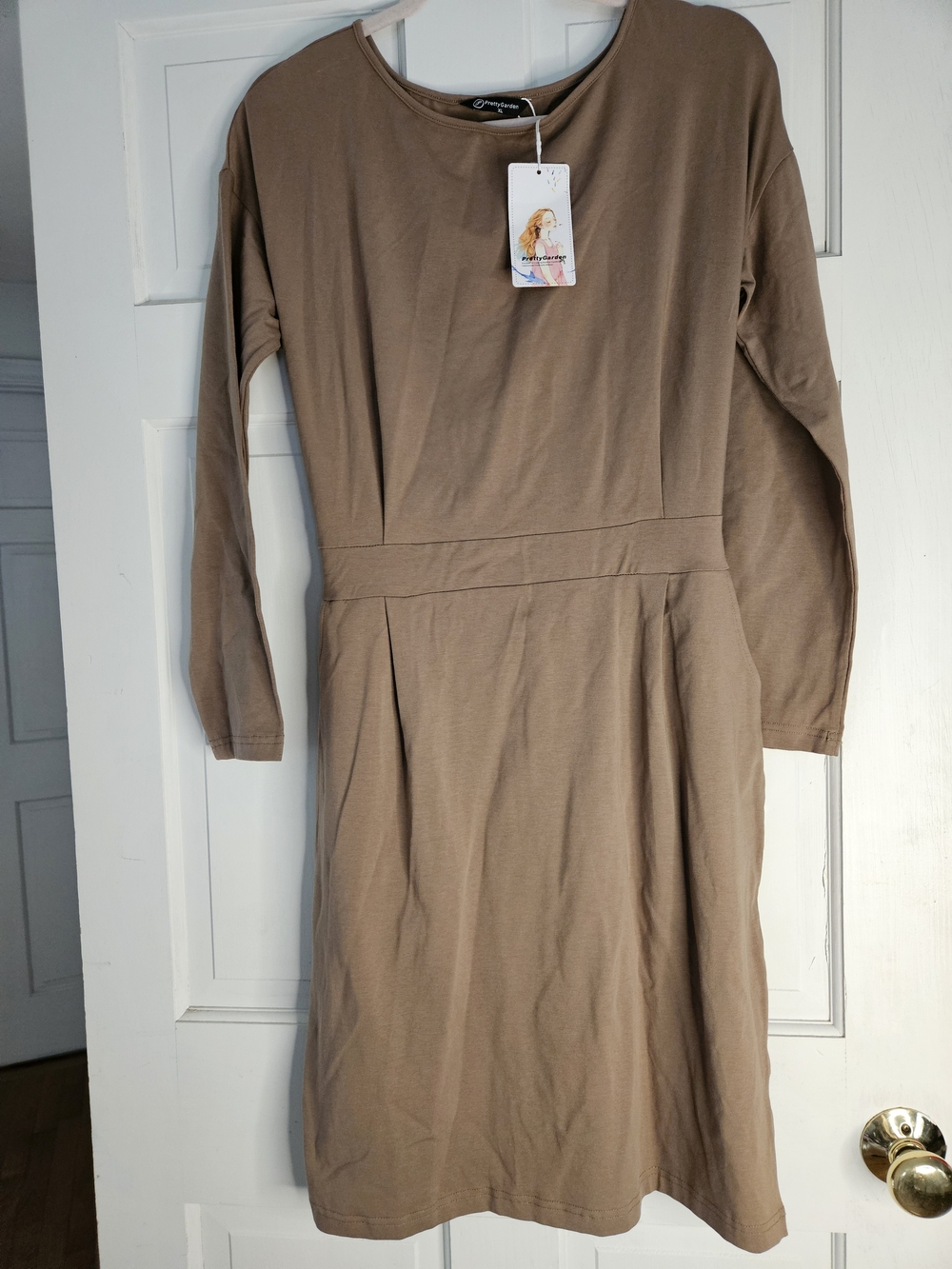 Scoop Neck Long Sleeve Dress in Taupe
